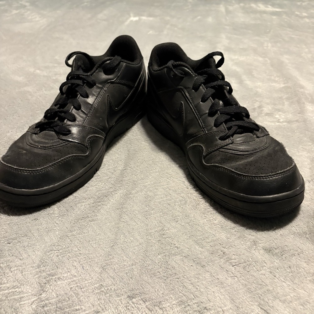 Nike Black Sneakers Air 2010 Low Top 386114-010 Mens size 10